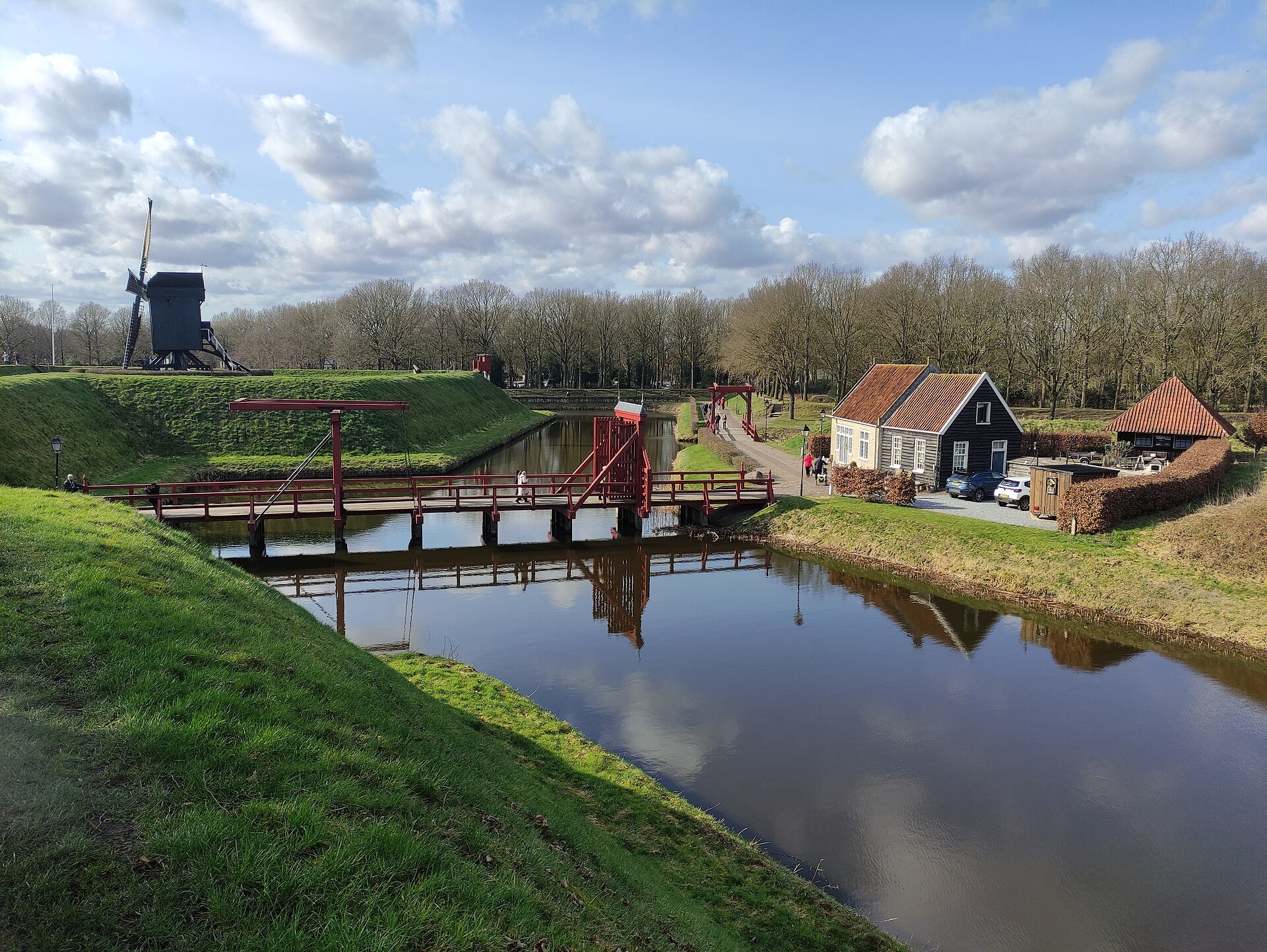 Fortbrug met de vestingmolen
